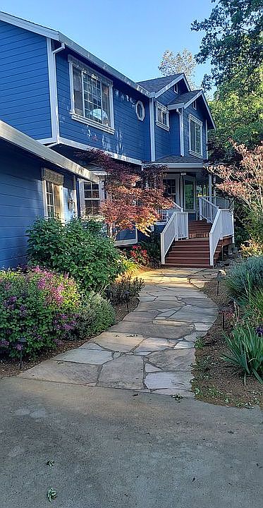 2nd image of 3725 Catecroft Ln