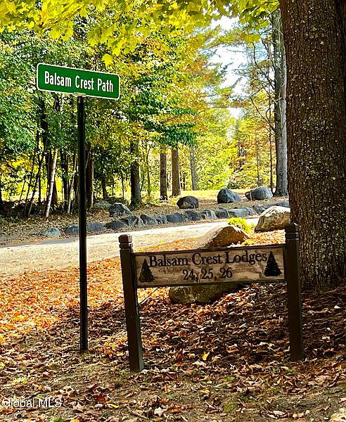 3rd image of 24 Balsam Crest Path UNIT B