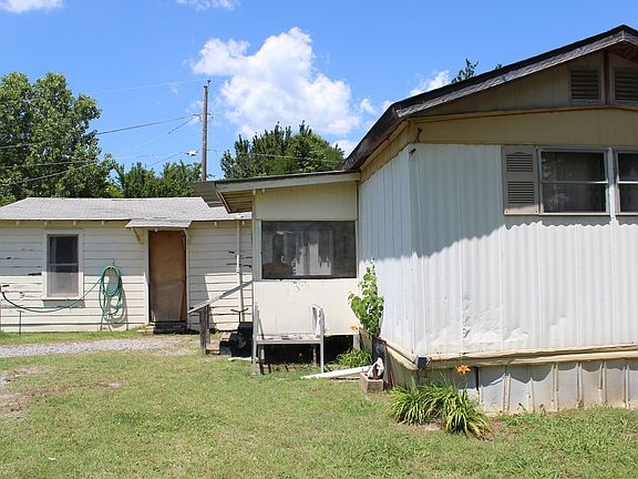 4th image of 616 Carbon Ave
