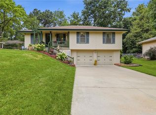 4680 N Olive St, Kansas City, MO 64116