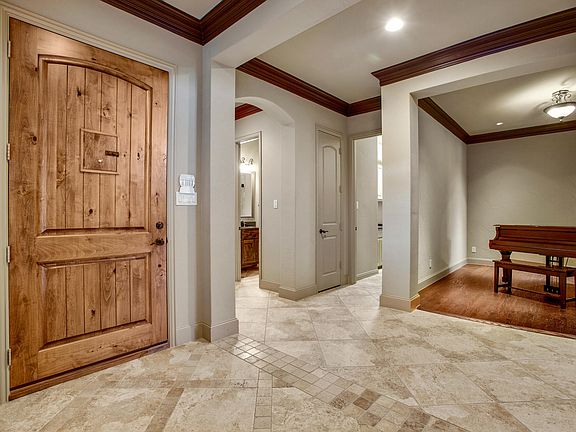 5th image of 2118 N Hill Dr