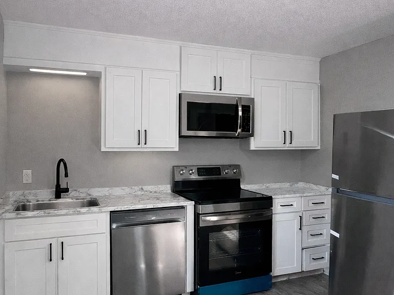 Fisher St Apartments — Photo 2