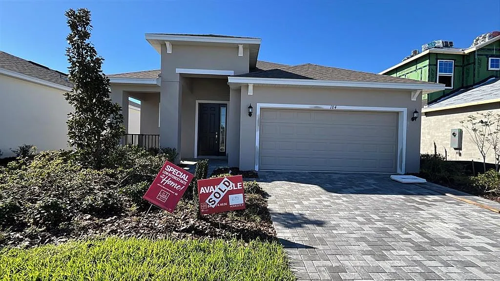 4 bed, 3.0 bath, 1764 sqft, $2,200 — Photo 1