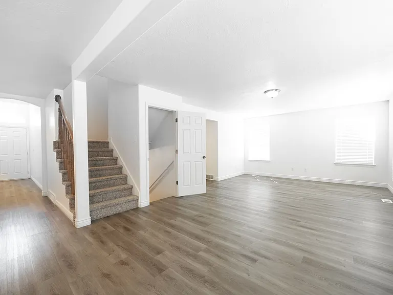 1162 S 1430 E — Photo 4