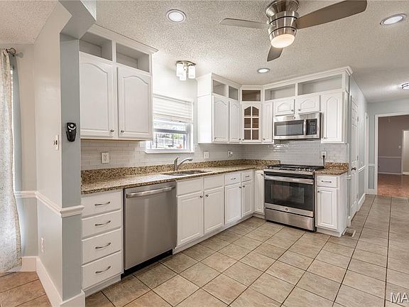 3rd image of 4851 Arevalo Dr