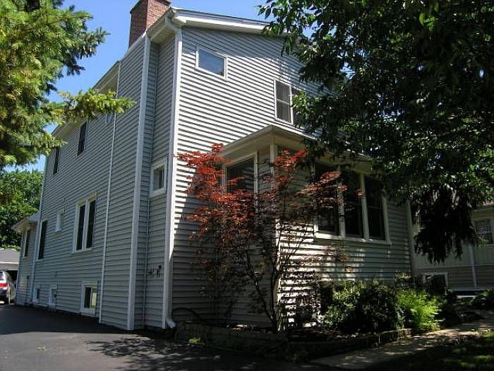 1st image of 119 S Summit Ave