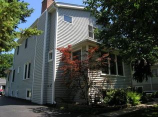 119 S Summit Ave, Villa Park, IL 60181