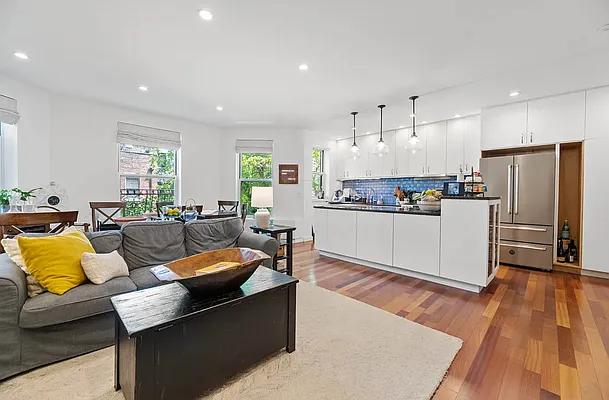 Rented by REAL New York | media 12