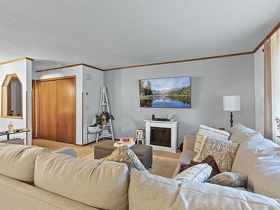 2nd image of 607 Belland Ave