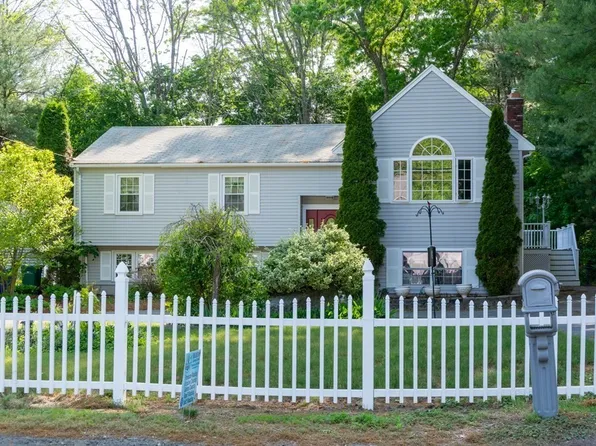 33 Slater St, Attleboro, MA 02703
