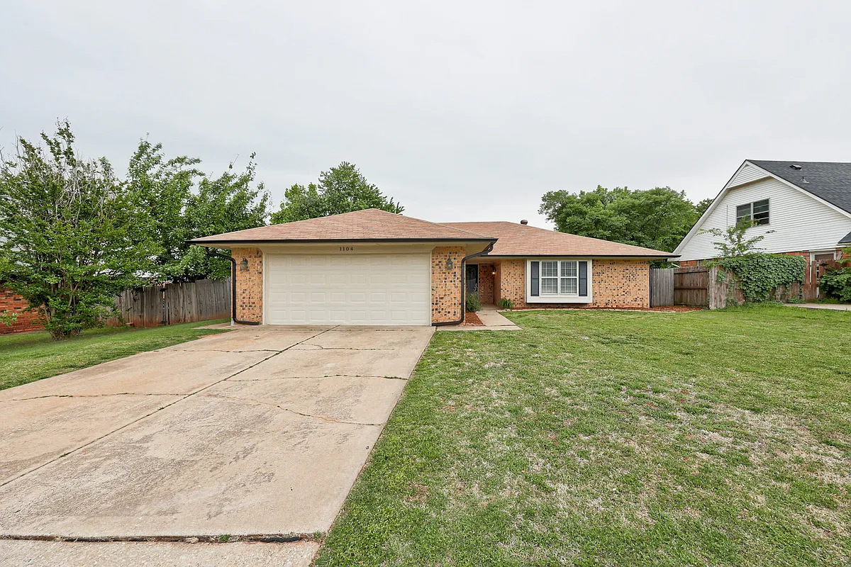 Front of Home - 1104 Aspen Trl
