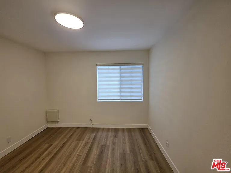 535 W 4th St #110 — Photo 16