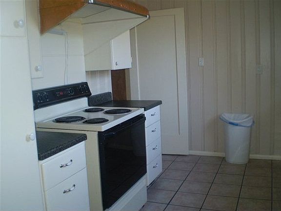 2nd image of 1116 W Lucas Dr