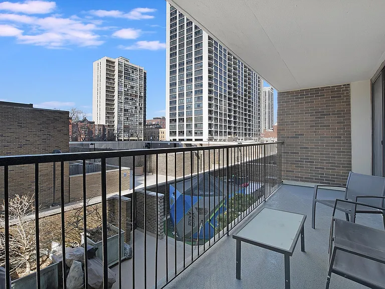 1555 N Sandburg Ter #201 — Photo 19