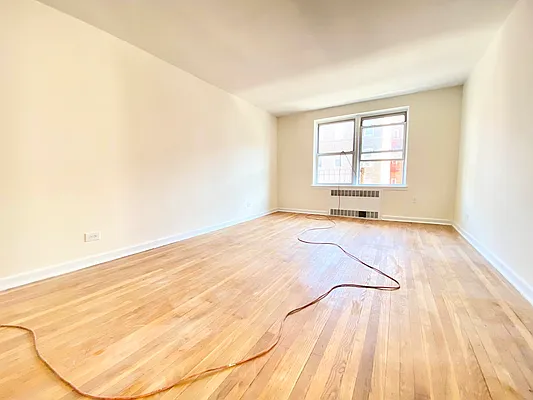 Rented by Queens Apartments Realty LLC | media 12