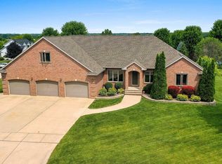 4008 Garrett St, De Pere, WI 54115