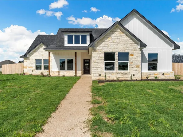 921 Northern Dancer Dr, Hewitt, TX 76643