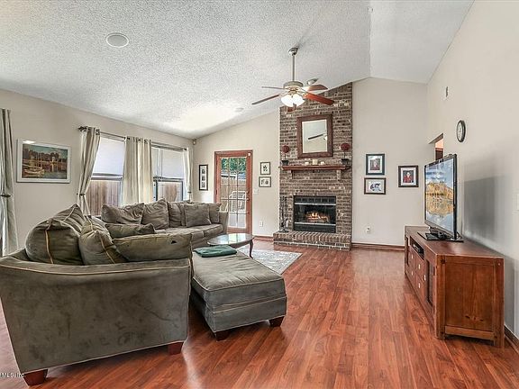 4th image of 3745 Karissa Ann Pl W