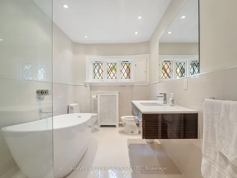 14 Dewbourne Ave — Photo 23