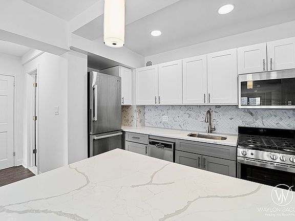 4th image of 408 W 57th St APT 10D