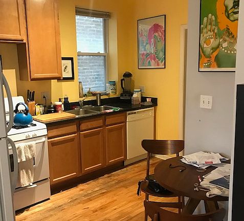 5th image of 1852 W Wabansia Ave APT 2F