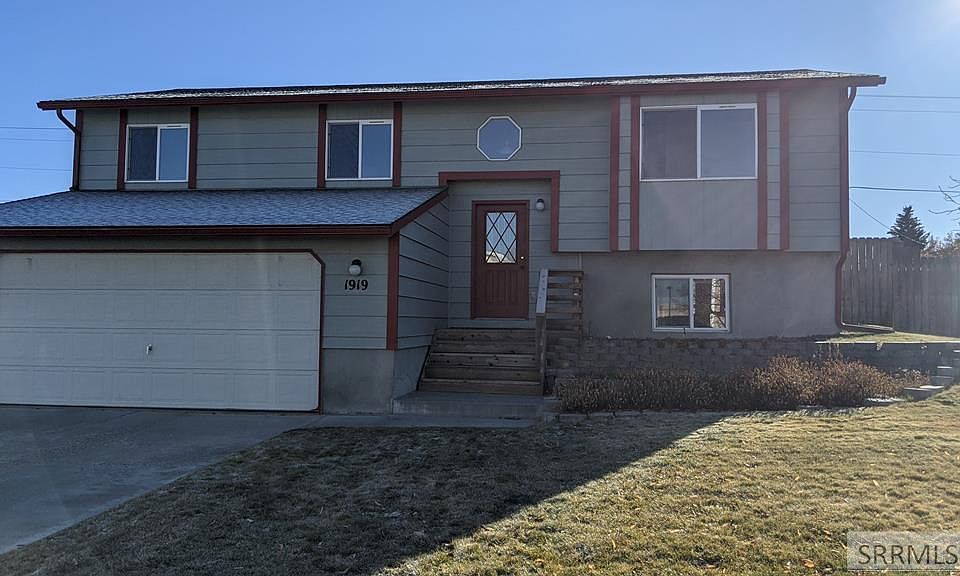 1st image of 1919 Peggys Ln