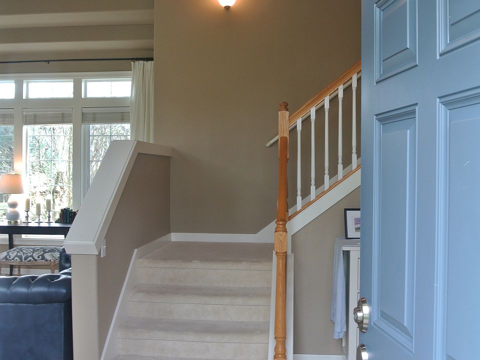 1st image of 208 34th Ave NW