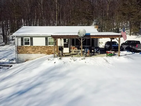 125 Fawn Ln, Elliottsburg, PA 17024