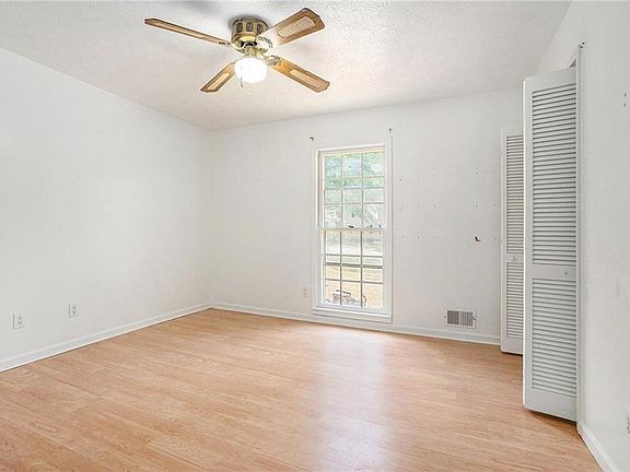 4th image of 2358 Cannon Hill Rd SW