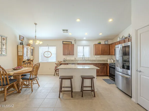 758 W Calle Marojo, Sahuarita, AZ 85629