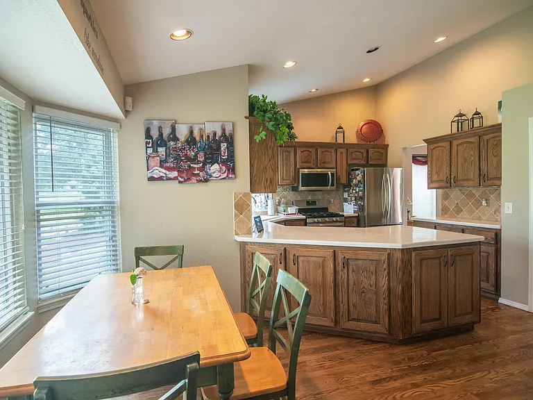 779 N Harvey Ln — Photo 12