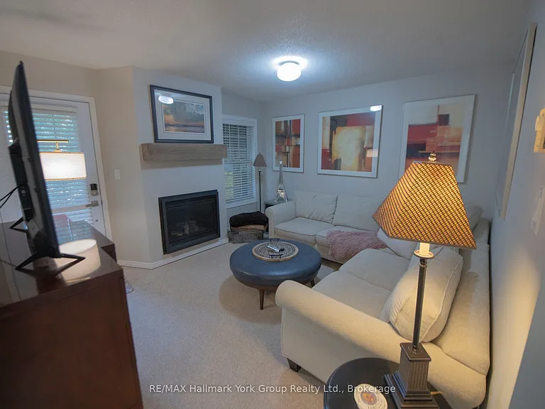 150 Victoria St S #112 — Photo 20