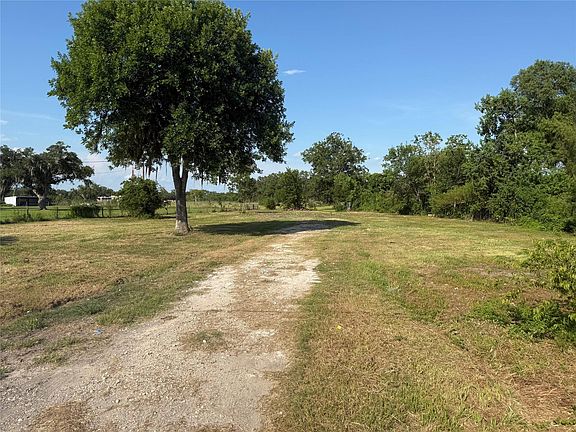 4th image of 2100 County Road 342