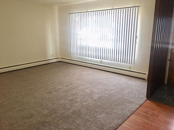 3rd image of 108 Kenwood Ave