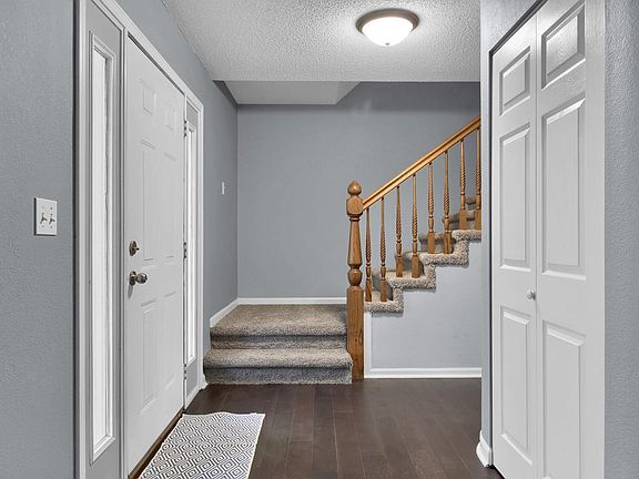 2nd image of 2709 Lakebridge Ct