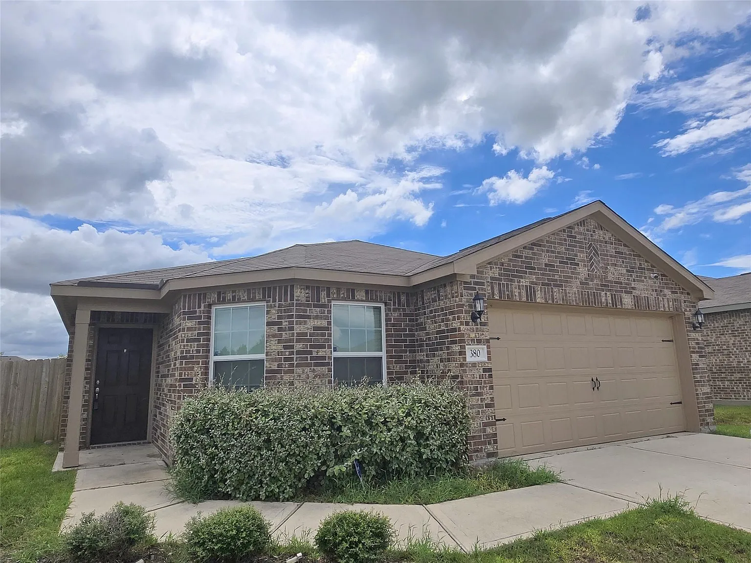 4 bed, 2.0 bath, 1855 sqft, $2,000 — Photo 1