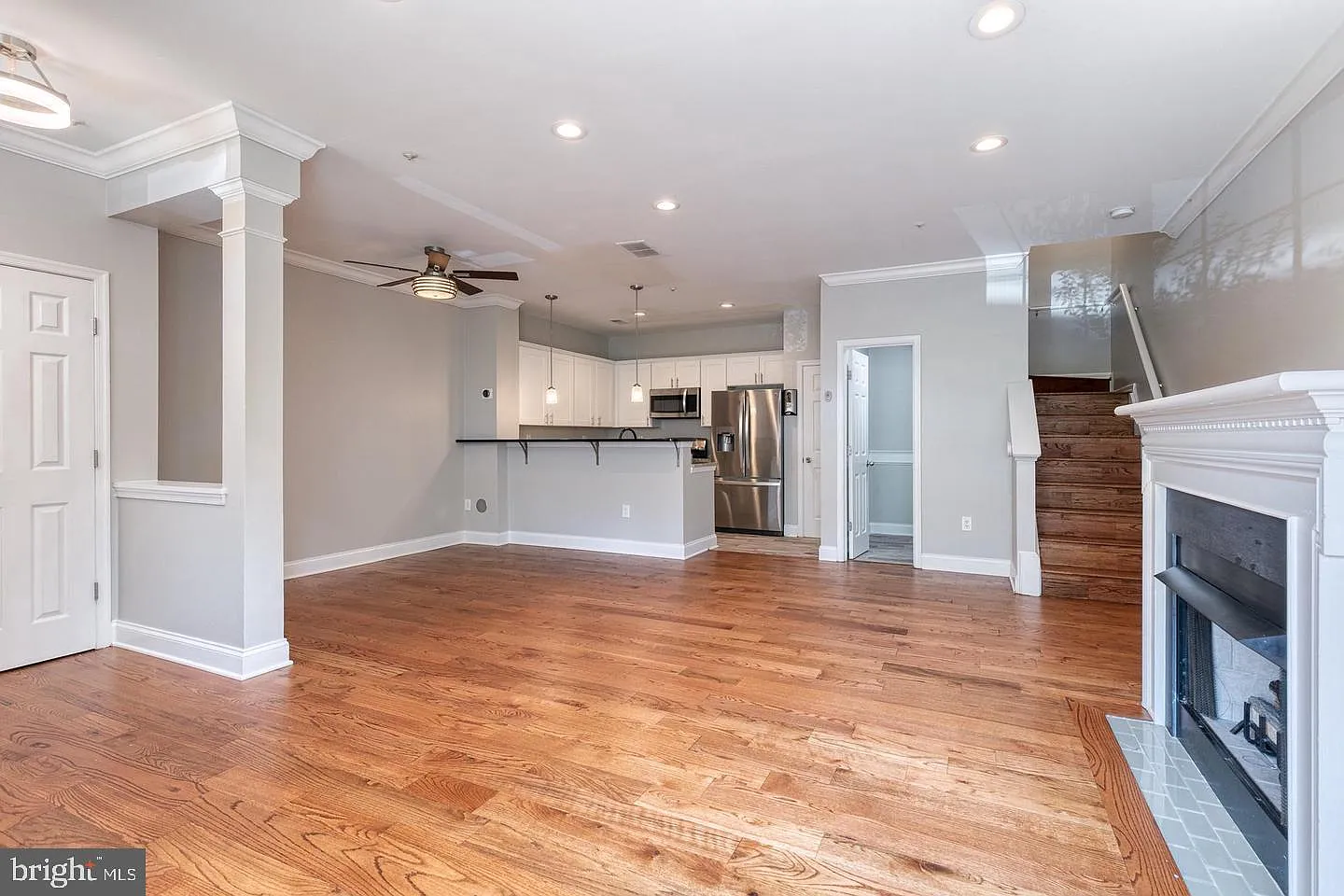 3 bed, 2.5 bath, 1490 sqft, $2,600 — Photo 2