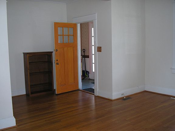 4th image of 1709 Hampton Blvd #1