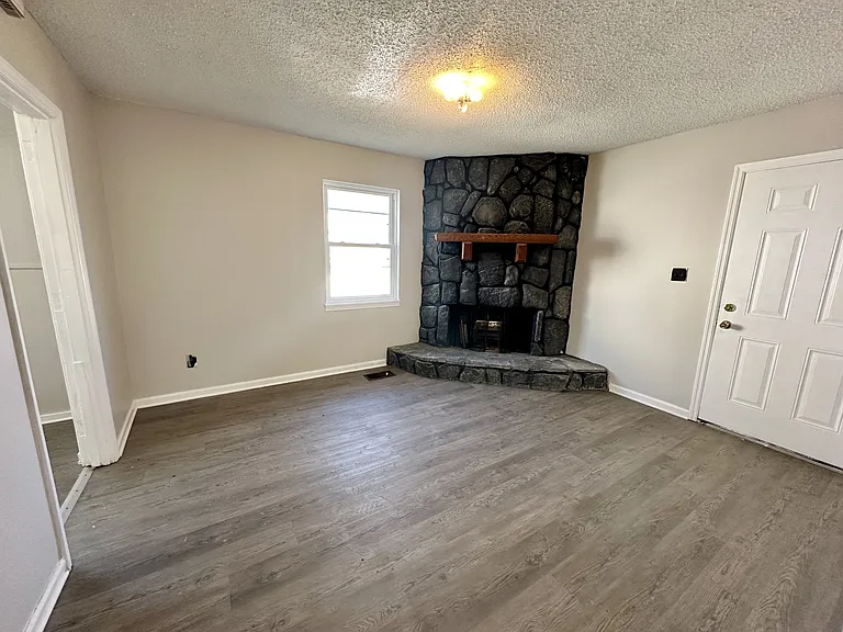 1609 Ray St — Photo 7
