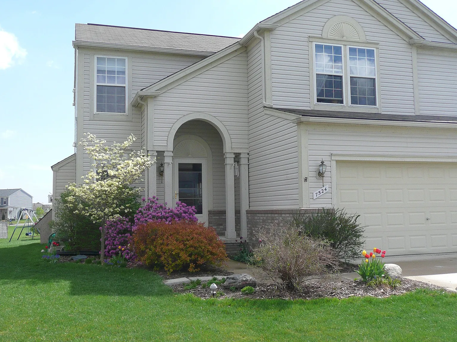 7524 Dover Dr photo 1