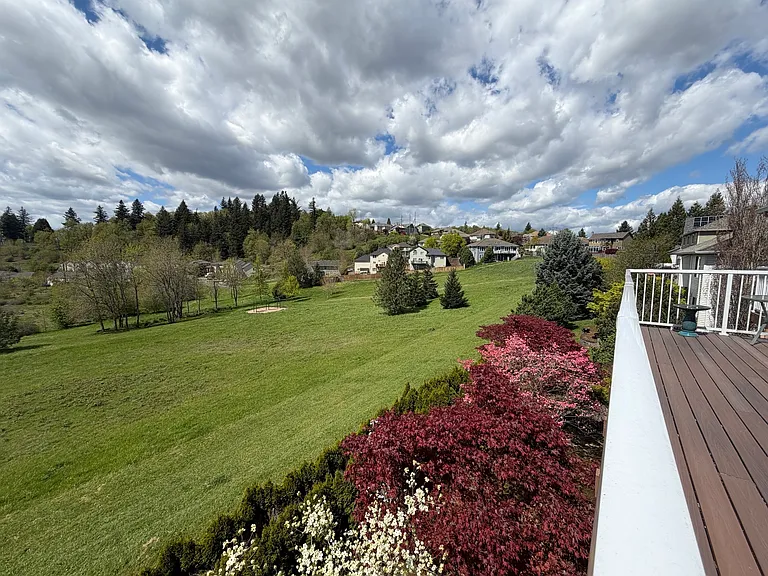 2437 SW Linneman Dr — Photo 22
