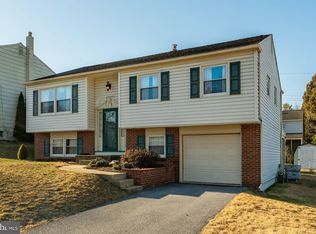 1524 Robert Rd, Lancaster, PA 17601