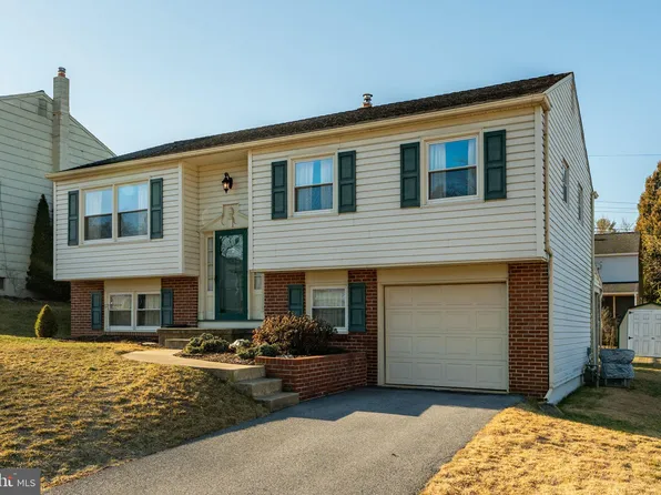 1524 Robert Rd, Lancaster, PA 17601