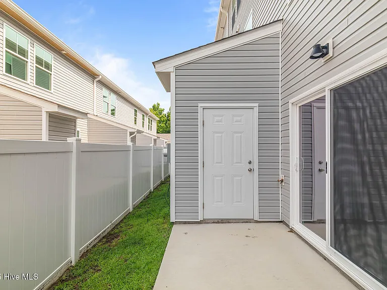 327 Starfish Ln — Photo 48