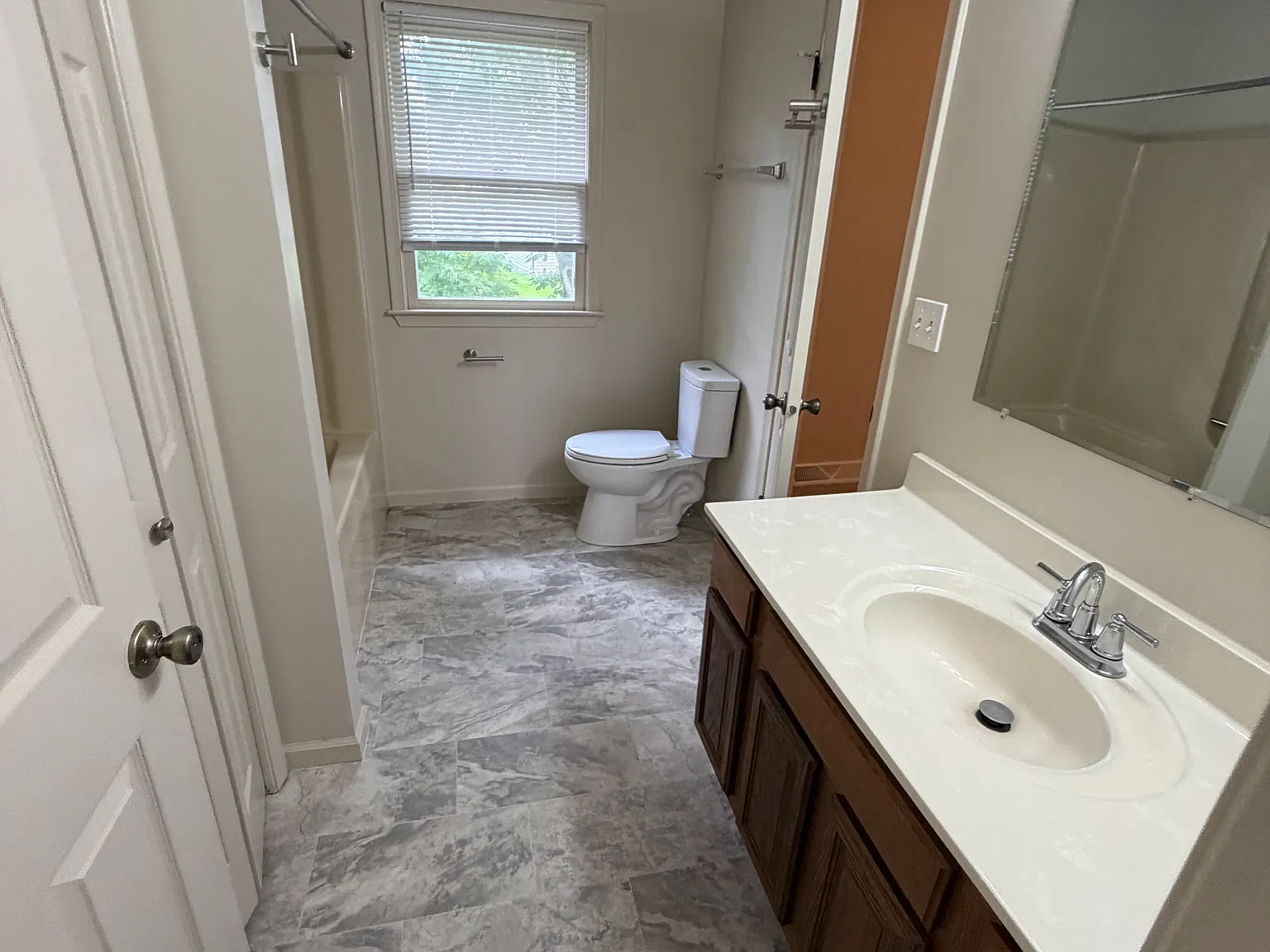 2 bed, 1.5 bath, 1200 sqft, $1,500 — Photo 3