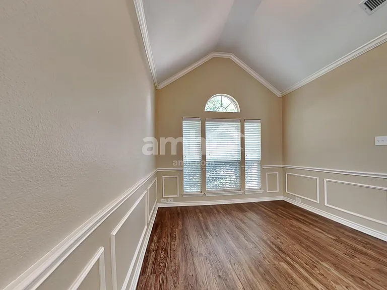 2525 Stone Meadows Dr — Photo 10