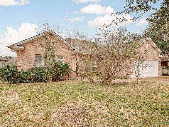 3rd image of 306 Augsburg Ln