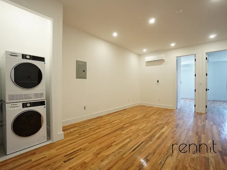 38 Cornelia St #2 — Photo 4