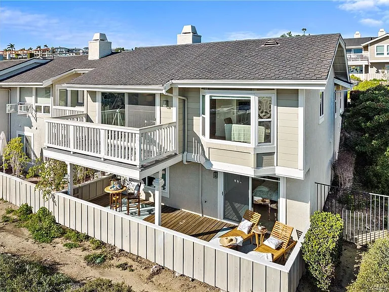 Overall view of unit from the back
