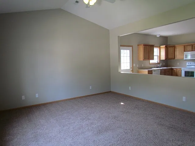 24850 Talladega — Photo 2